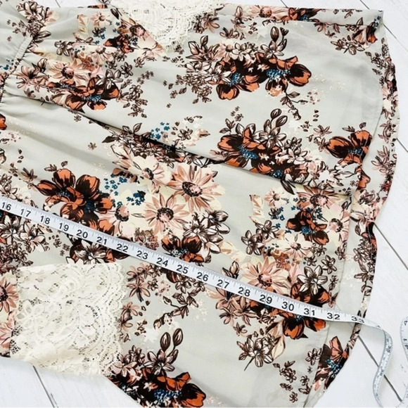 Charlotte Ruse Floral Elastic Waist Size XS - Picture 4 of 7